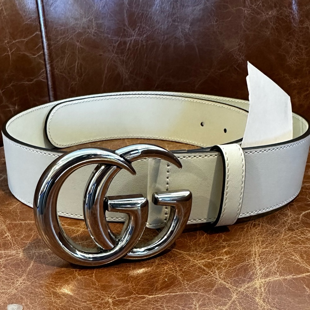 White Gucci Belt - Silver Buckle